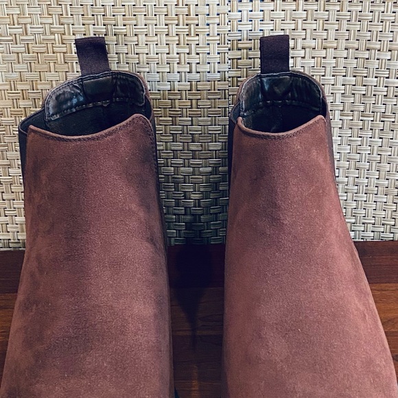 🌟HP🌟NWOT Samuel Brown Faux Suede Chelsea Boots by Harrison Myles 13 - Picture 5 of 14